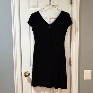 Banana Republic Black V-Neck Midi Dress 
Size Petite 6